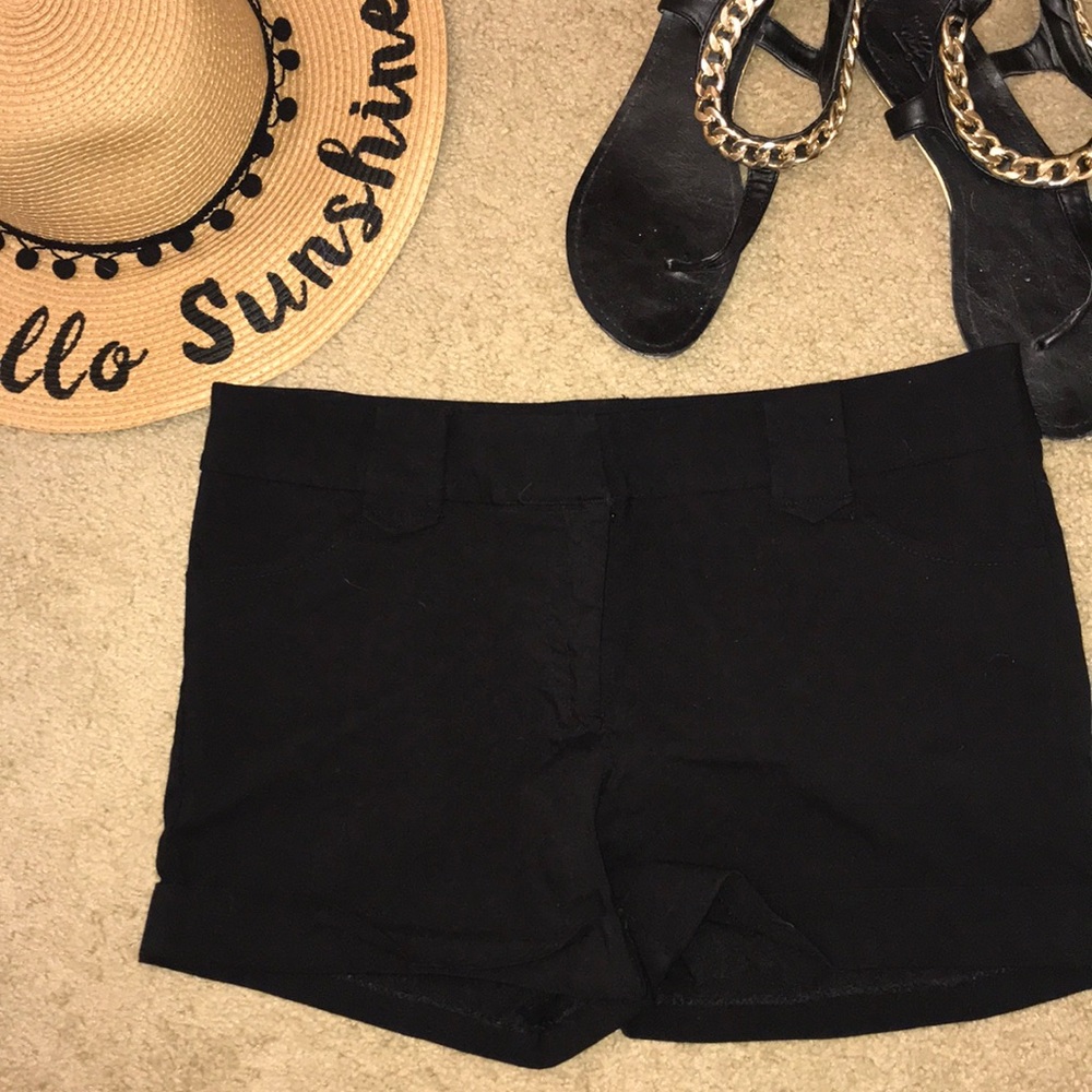 Black shorts stretchy size 11 - Picture 3 of 6